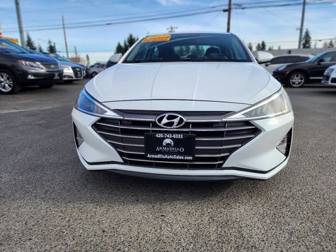 Used 2019 Hyundai Elantra SE w/ Cargo Package image 2