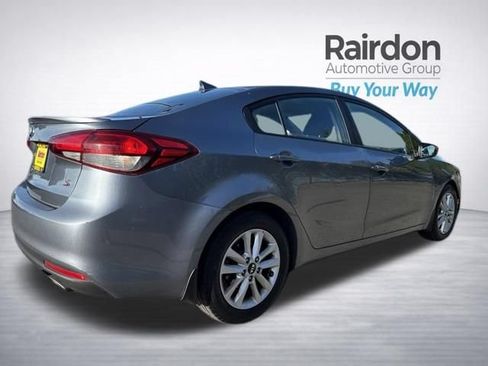 Used 2017 Kia Forte S FWD image 7