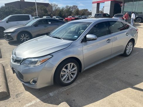 Used 2015 Toyota Avalon XLE image 1
