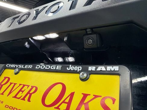 Used 2025 Toyota 4Runner TRD Off-Road Premium AWD/4WD image 6