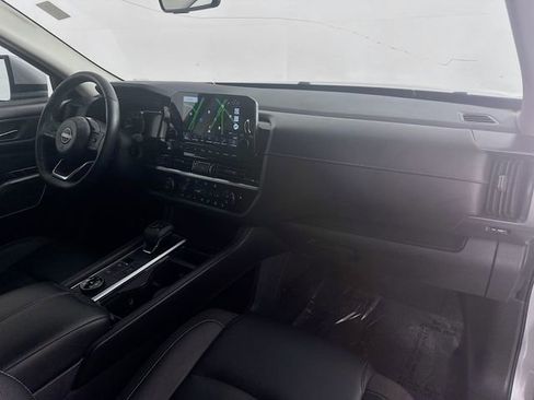 Certified 2023 Nissan Pathfinder SL w/ Lighting Package (N92) image 30