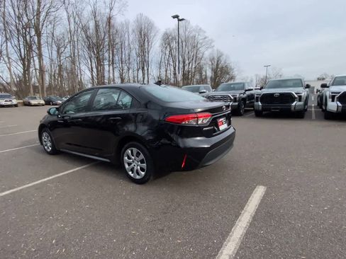 Used 2023 Toyota Corolla LE image 6