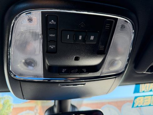 Used 2021 Jeep Grand Cherokee Limited image 32