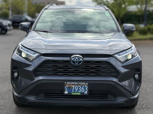 Used 2022 Toyota RAV4 XLE Premium image 8