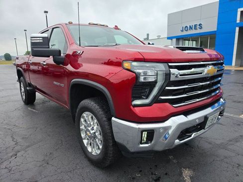 Used 2025 Chevrolet Silverado 2500 LTZ w/ LTZ Convenience Package AWD/4WD image 7
