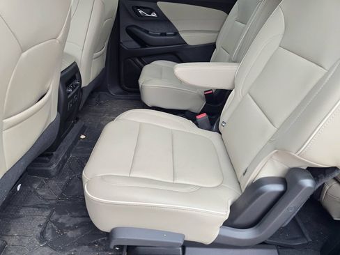 Used 2023 Chevrolet Traverse Premier w/ LPO, Floor Liner Package AWD/4WD image 12