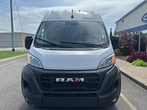 Used 2024 RAM ProMaster 2500 w/ Convenience Group FWD image 9