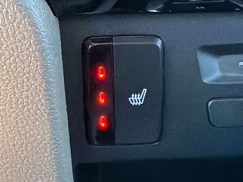 Used 2021 Honda Pilot Touring image 32