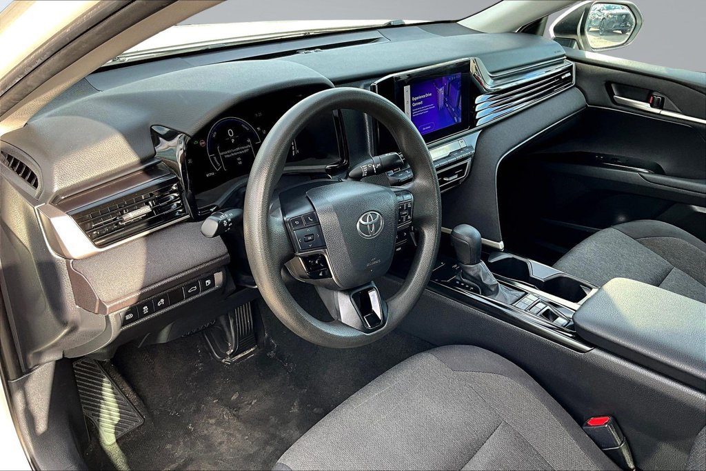 Used 2025 Toyota Camry LE FWD image 18