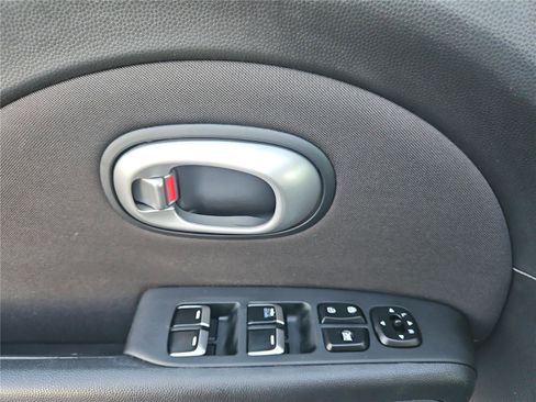 Used 2019 Kia Soul image 14