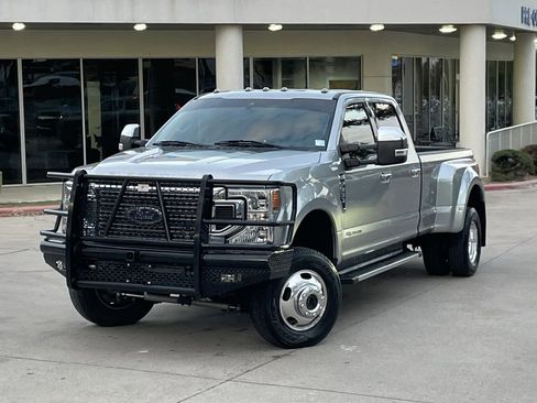 Used 2020 Ford F350 XLT w/ XLT Premium Package image 9
