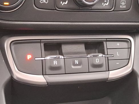 Used 2022 GMC Terrain AT4 image 15