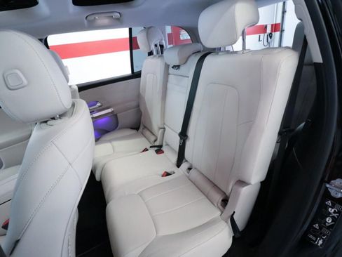 Used 2021 Mercedes-Benz GLB 250 image 14