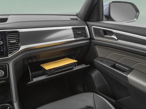 Used 2021 Volkswagen Atlas Cross Sport SE w/ Panoramic Sunroof Package FWD image 34
