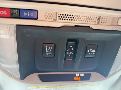 Used 2020 Subaru Forester Premium image 19