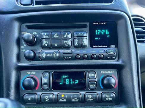 Used 2004 Chevrolet Corvette Convertible w/ Preferred Equipment Group RWD image 14