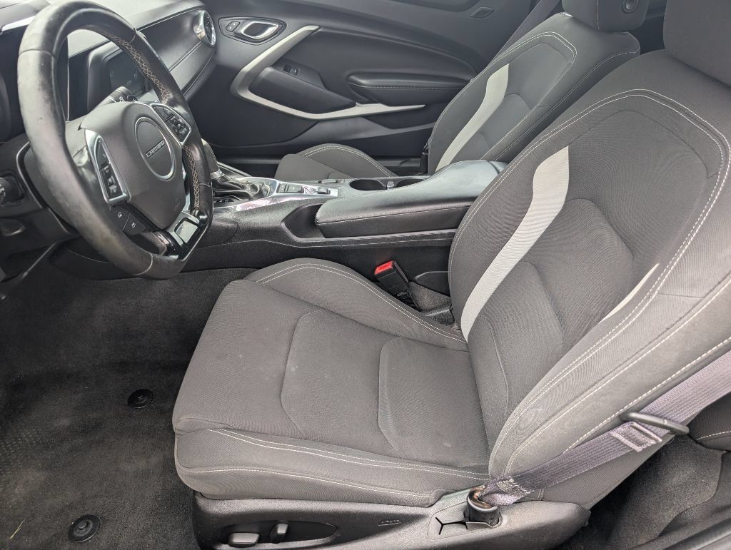 Used 2016 Chevrolet Camaro LT RWD image 8