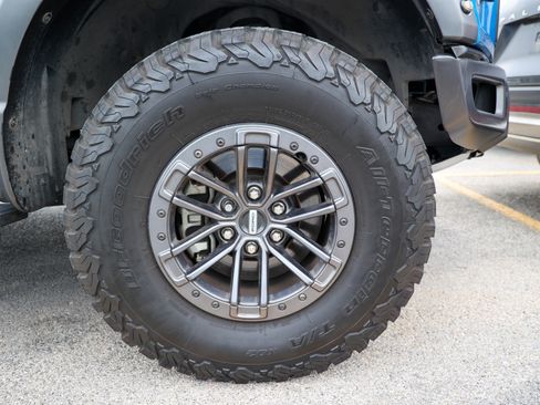 Used 2019 Ford F150 Raptor w/ Equipment Group 802A Luxury AWD/4WD image 13