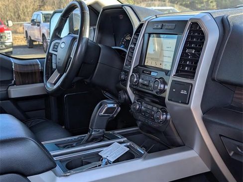 Used 2017 Ford F150 Lariat image 7