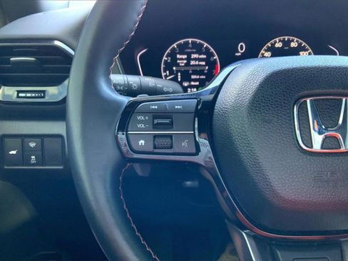 Used 2024 Honda Pilot TrailSport image 19