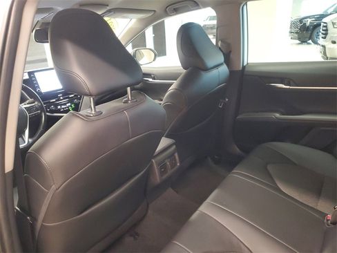 Used 2021 Toyota Camry XLE image 13