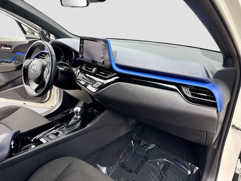 Used 2021 Toyota C-HR XLE FWD image 27