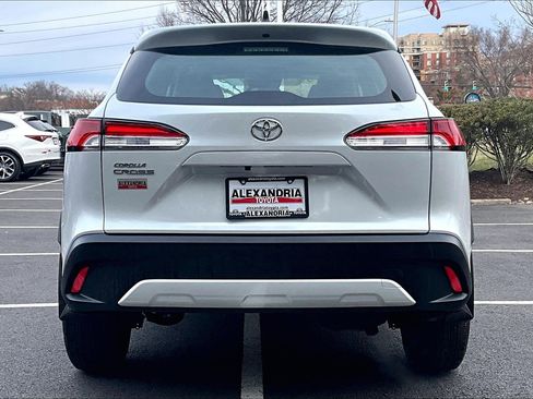 Used 2024 Toyota Corolla Cross L image 4