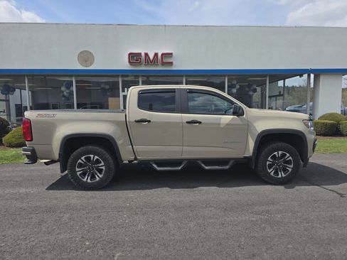 Used 2022 Chevrolet Colorado Z71 image 2