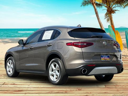 Used 2019 Alfa Romeo Stelvio RWD image 4