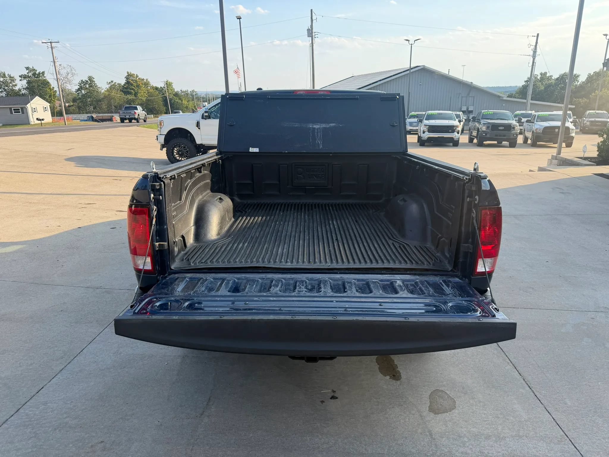 Used 2020 RAM 1500 Classic SLT AWD/4WD image 39