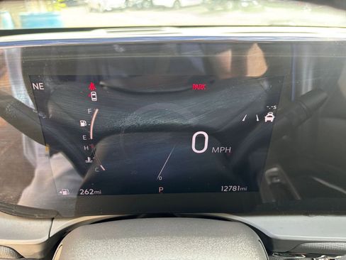 Used 2025 Buick Envista Sport Touring image 40