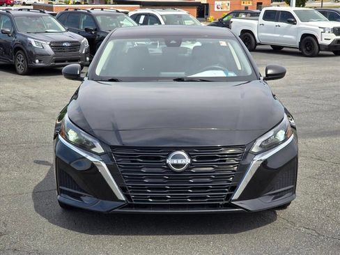 Used 2025 Nissan Altima 2.5 SV FWD image 22