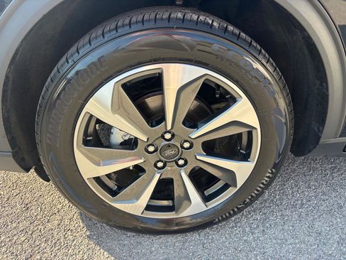 Used 2024 Ford Escape Platinum w/ Premium Technology Package image 9