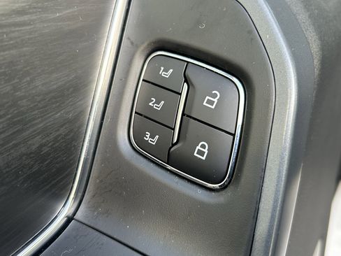 Used 2024 Ford F150 Lightning Lariat image 51