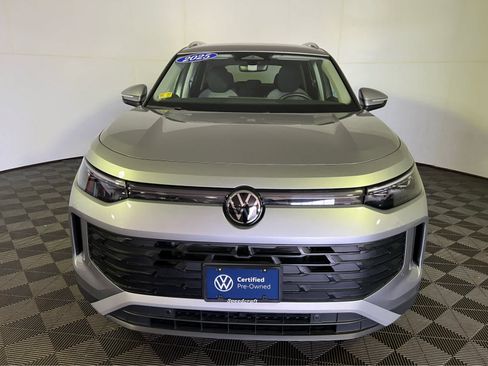 Used 2025 Volkswagen Tiguan S AWD/4WD image 2
