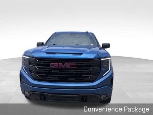 Used 2022 GMC Sierra 1500 Elevation w/ LPO, Elevation Black Package AWD/4WD image 11