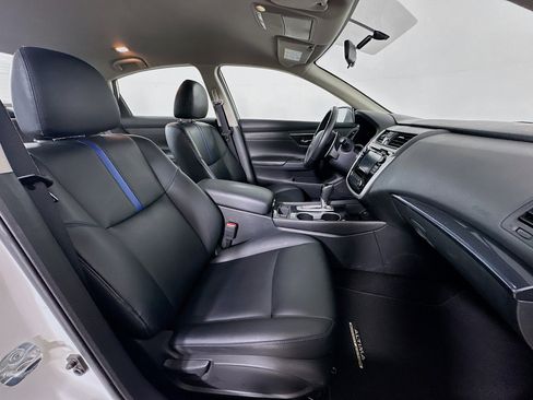 Used 2018 Nissan Altima 2.5 SR w/ SR Midnight Edition FWD image 29