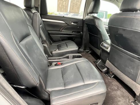 Used 2018 Toyota Highlander XLE FWD image 9