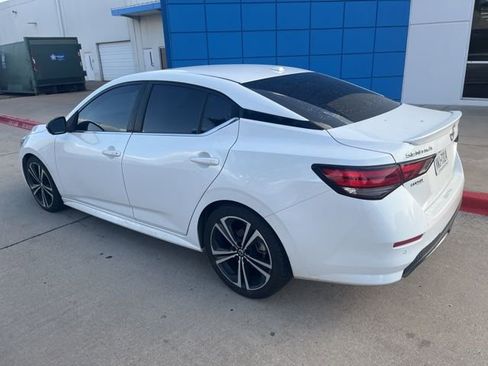 Used 2022 Nissan Sentra SR w/ SR Premium Package FWD image 6
