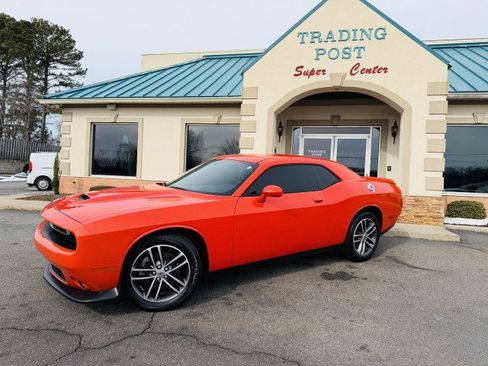 Used 2019 Dodge Challenger GT image 3