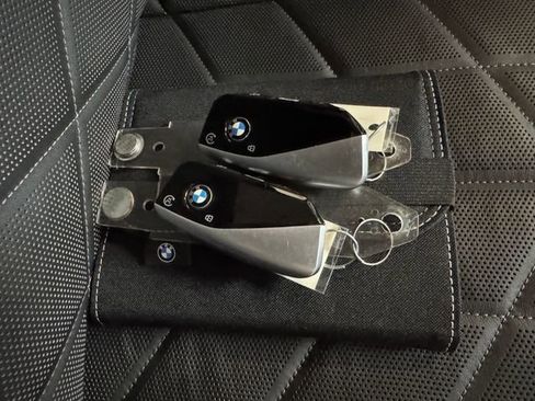 Used 2023 BMW 740i image 34