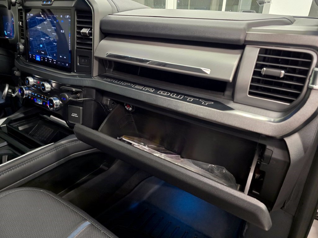 Used 2025 Ford F350 Platinum w/ FX4 Off-Road Package AWD/4WD image 40