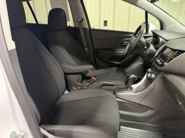 Used 2020 Chevrolet Trax LS w/ Tint and Cruise Package FWD image 25