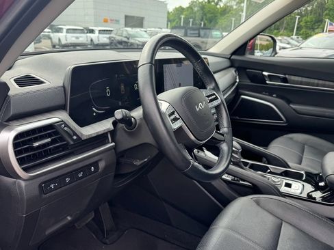 Used 2023 Kia Telluride EX w/ EX Captain's Chair Package AWD/4WD image 25