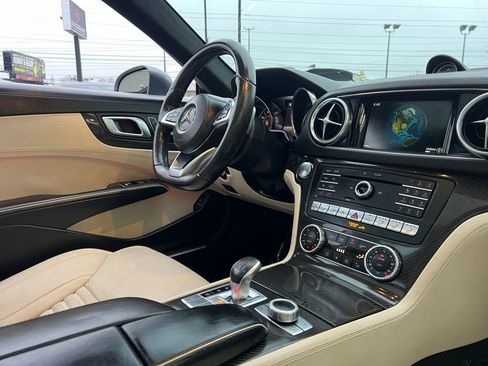 Used 2018 Mercedes-Benz SL 550 image 23