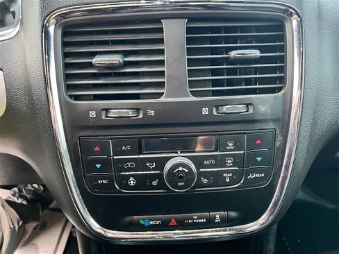 Used 2018 Dodge Grand Caravan GT image 25