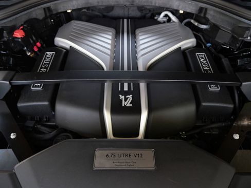 Used 2022 Rolls-Royce Cullinan w/ Cullinan Package AWD/4WD image 38