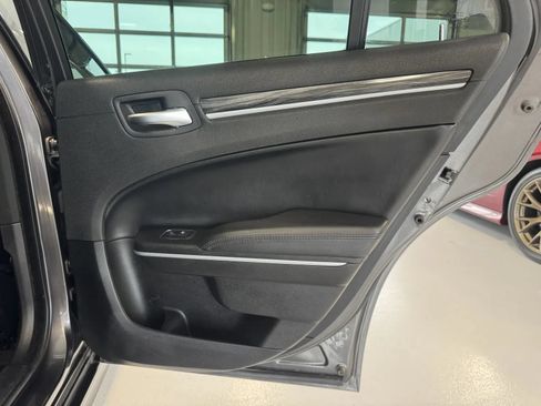 Used 2022 Chrysler 300 Touring L AWD/4WD image 16