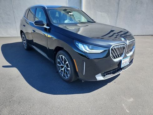 Used 2025 BMW X3 xDrive30i AWD/4WD image 2