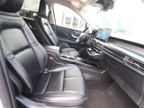 Used 2025 Lincoln Corsair FWD image 14